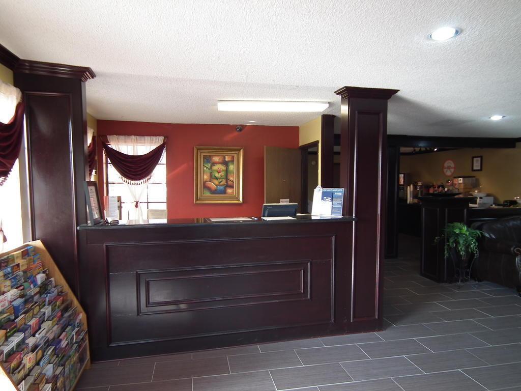 Howard Johnson By Wyndham Near Schlitterbahn New Braunfels Exterior foto