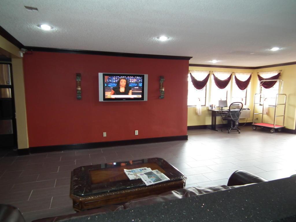 Howard Johnson By Wyndham Near Schlitterbahn New Braunfels Exterior foto